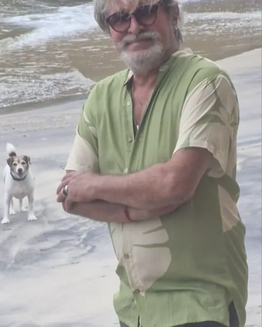 CAMISA DE VISCOSE DIGITAL ESTAMPA FOLHAS VERDE